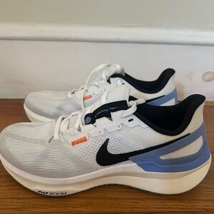 Nike Structure 25, size 9
